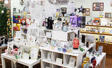 アベニュー店内